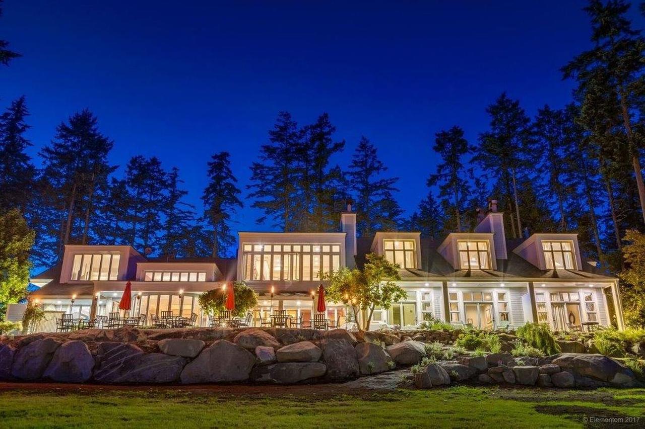 Отель Woodstone Manor Inc. Sturdies Bay Экстерьер фото
