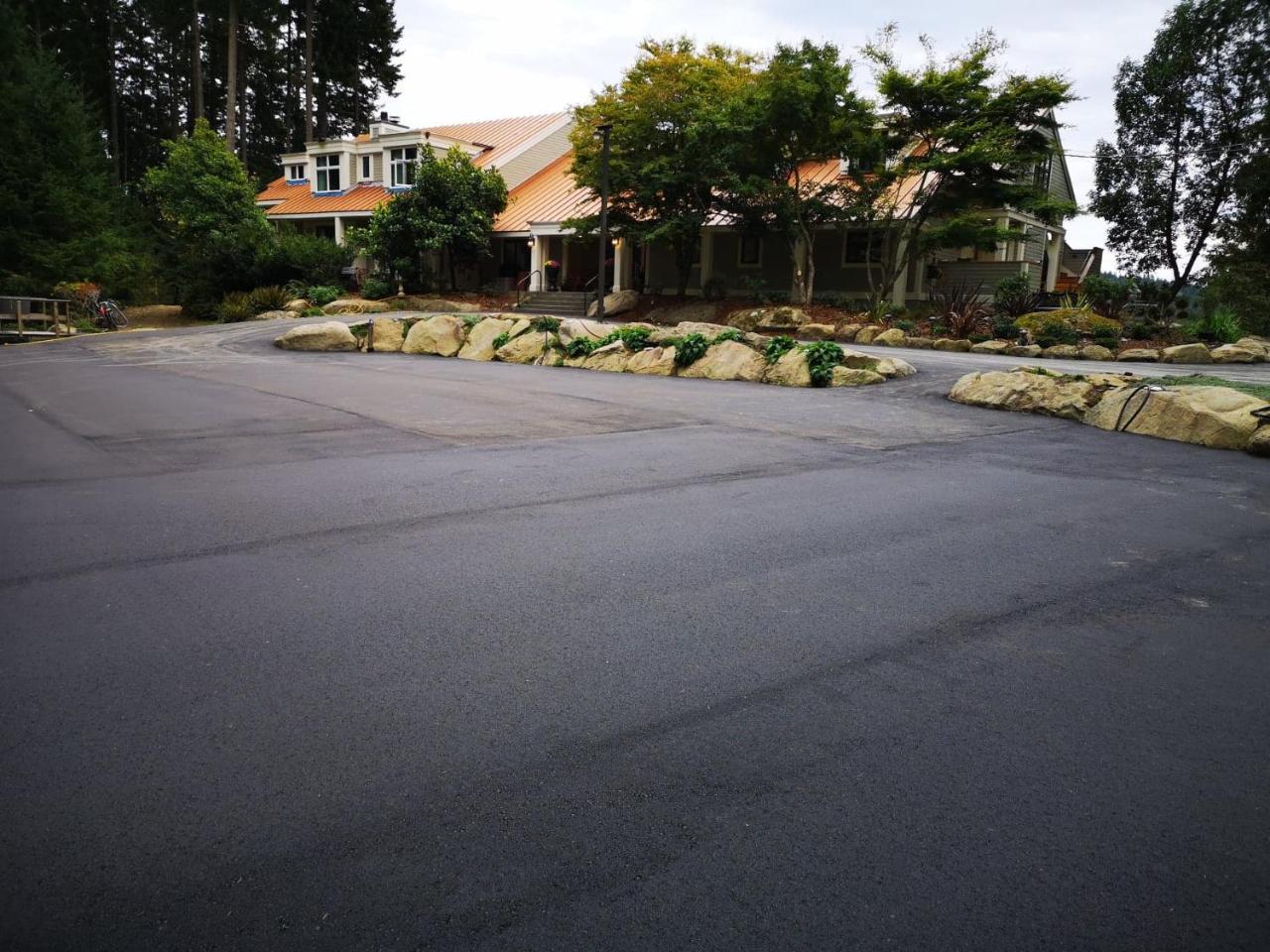 Отель Woodstone Manor Inc. Sturdies Bay Экстерьер фото