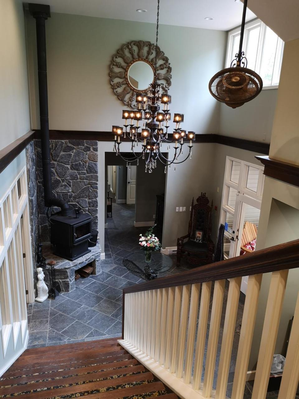 Отель Woodstone Manor Inc. Sturdies Bay Экстерьер фото