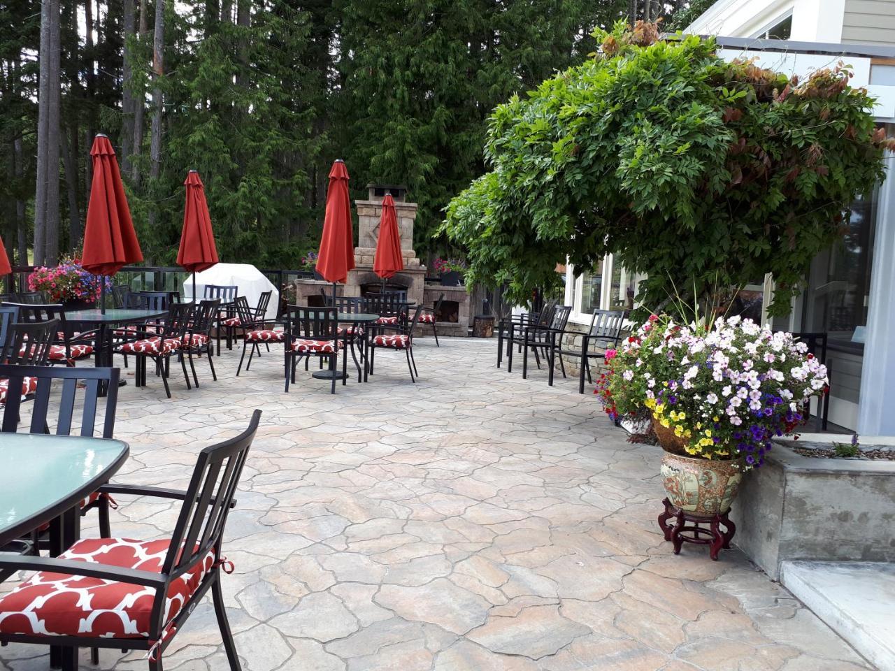 Отель Woodstone Manor Inc. Sturdies Bay Экстерьер фото